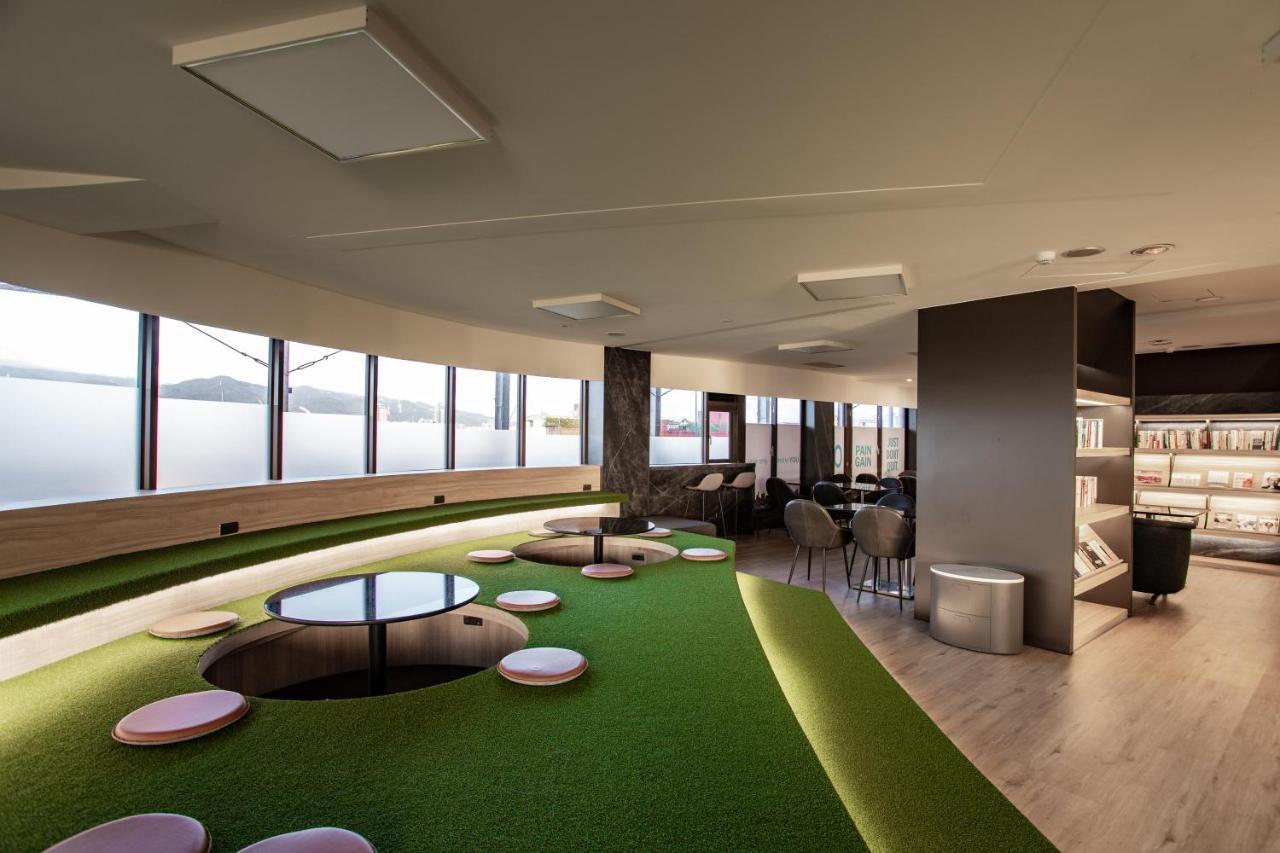 Hub Hotel - Songshan Airport Branch Taipé Exterior foto